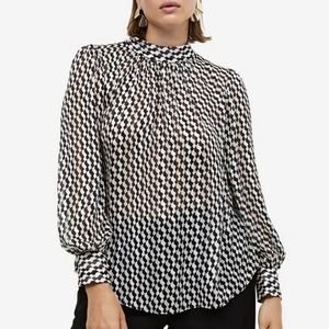 H&M Black & White Pattern Blouse
